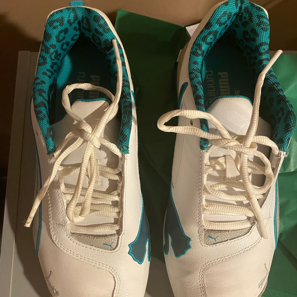Running shoes